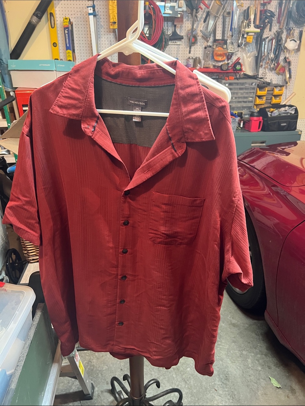 Van Heusen Men's Short-Sleeve Button-Up Shirt in Deep Burgundy